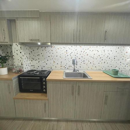 Trainstation Apartment In Thessaloniki Buitenkant foto