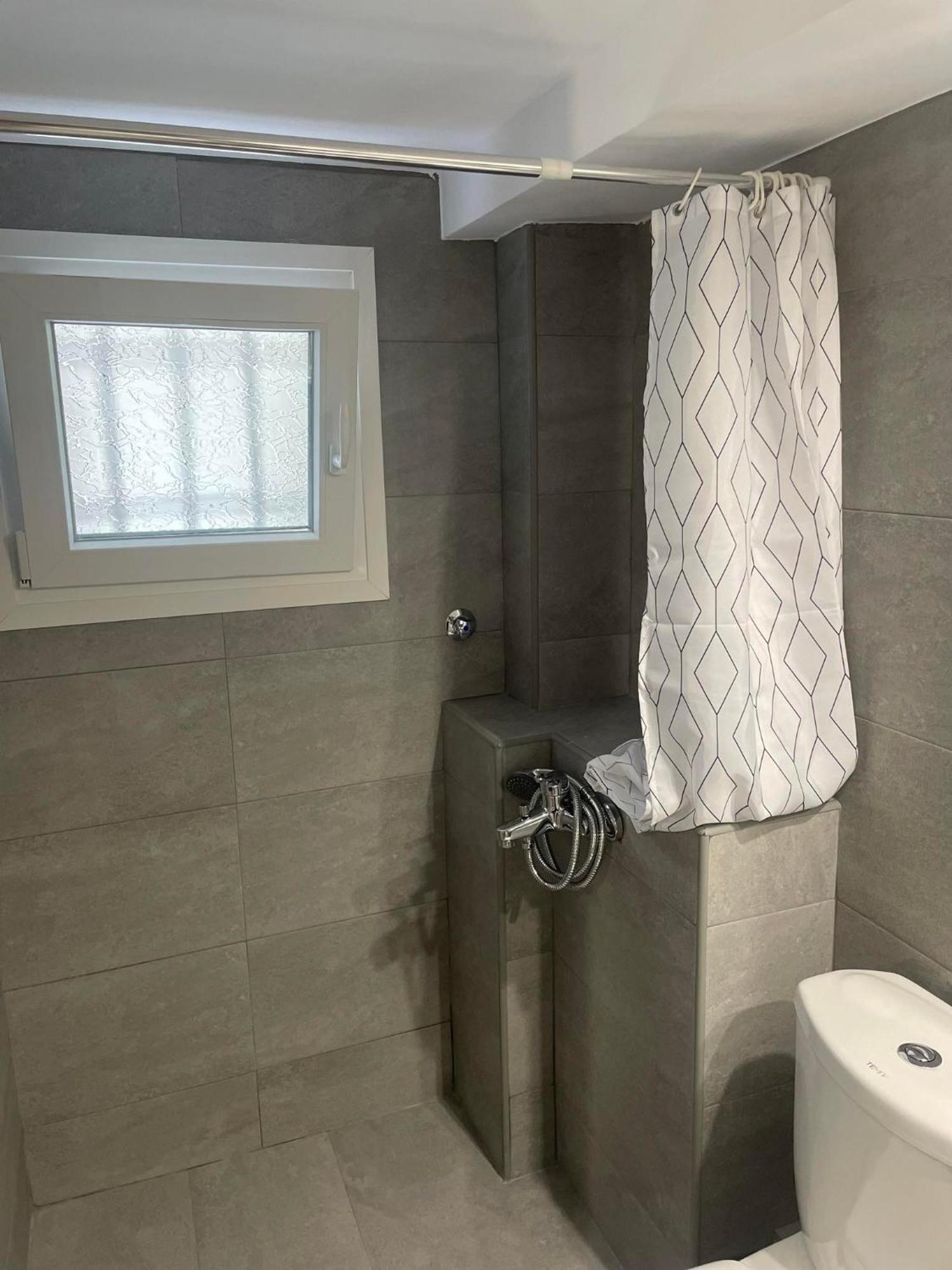 Trainstation Apartment In Thessaloniki Buitenkant foto